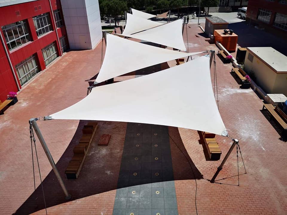 Đơn vị cung cấp và lắp đặt dù cánh dơi uy tín